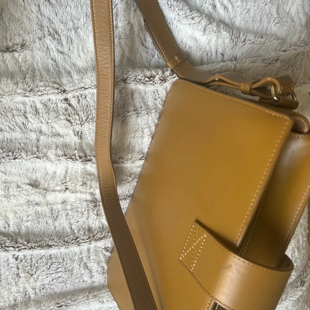 A.P.C. Albane bag in mustard yellow - Picture 8 of 9